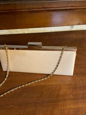 Nordstrom Champagne Satin Frame Clutch w/ Chain – Tag Included